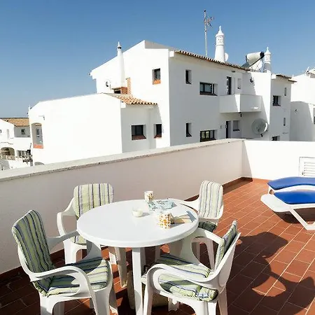 בית נופש Vila Praia Apartment אלבופיירה